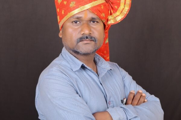 लोकसेवकाचा सही न केलेला माफीनामा, शेतकऱ्याची खिल्ली उडवण्याचा प्रयत्न
